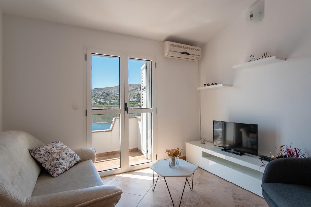Apartment Lazic Pag 帕格 外观 照片
